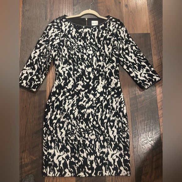 Reiss Black and White Patterned 3/4 Sleeve Dress in size 6 - Picture 5 of 16